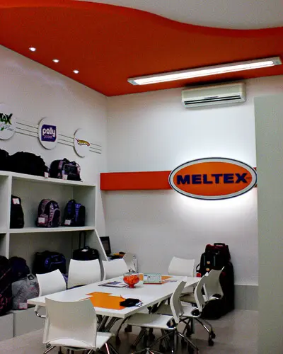 Montagem do showroom do expositor Meltex que executamos em 2010